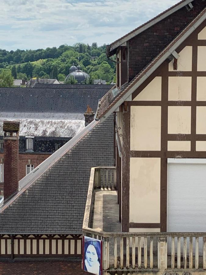 Au Coeur De Lisieux 83 M2 Et Vue Sur La Basilique Lägenhet Exteriör bild