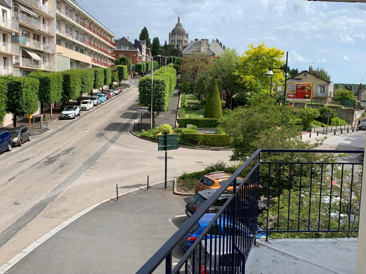 Au Coeur De Lisieux 83 M2 Et Vue Sur La Basilique Lägenhet Exteriör bild